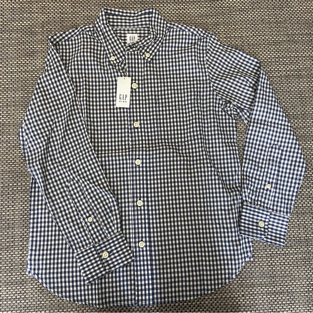NWT - GAP Boy’s Med (Sz 8) Navy Blue Checkered Button Down Shirt